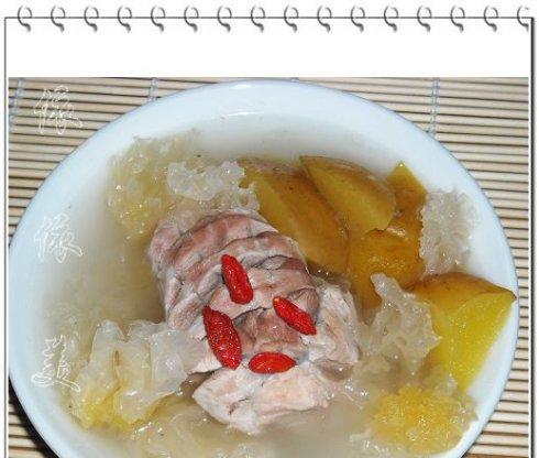 雪莲果牛脊骨汤的制作方法（营养丰富，滋补养生，家庭必备）