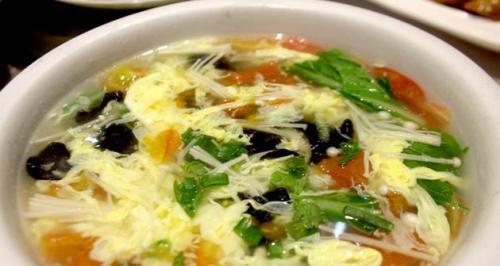 如何制作美味的以曼花鸡蛋汤（重庆人气美食，味道鲜美，营养丰富）