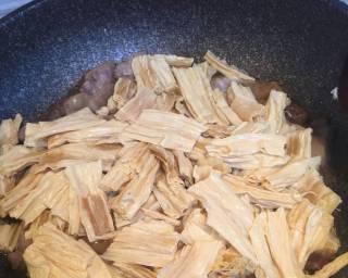 美食大赏——五花肉豆腐竹的做法（简单易学，家常美味）