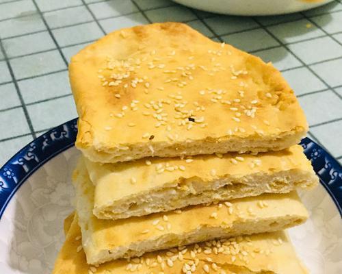 如何制作美味的芝麻糖烧饼（以酥掉渣的做法，让你轻松做出口感绝佳的烧饼）