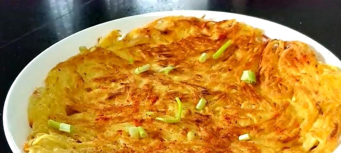 手把手教你做土豆丝鸡蛋卷饼（美味又营养，不仅仅是早餐）