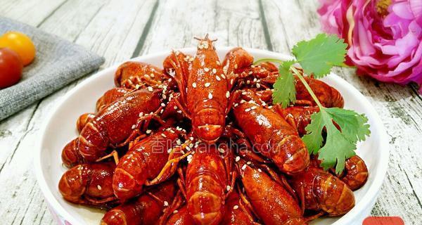 健康美味！尝试五香小龙虾低油版（以健康为重，鲜香不减！）