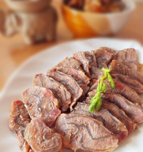 教你轻松做出美味的头牌醬牛肉（享受美味的同时体验家庭厨艺，让生活更美好）