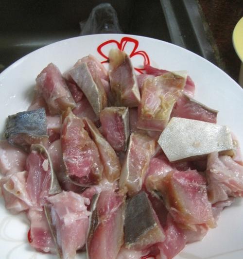 咸鱼烧五花，味道鲜美养生（享受美食，畅快味蕾；健康养生，品尝人生。）