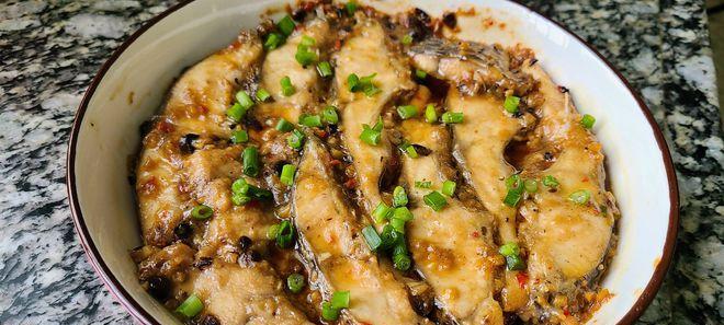 野生福寿鱼焖榨菜大全（用福寿鱼的鲜美做出美味榨菜）