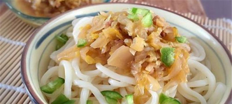 美食教程——虾仁火腿香菇打卤面（以虾仁火腿香菇为主材，红烧出浓香味的打卤面）