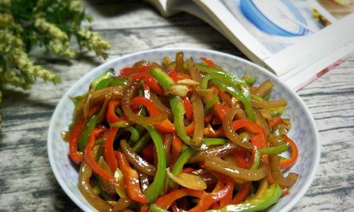 双椒炒猪皮（传统美味佳肴的烹制技巧与口感享受）