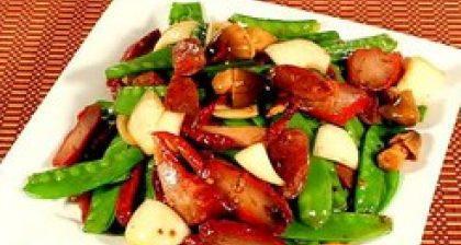 香喷喷的小炒熏香肠（自制小炒熏香肠，做家庭美食）