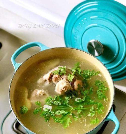 美味清热蹄膀菜圆汤（传统家常菜谱）