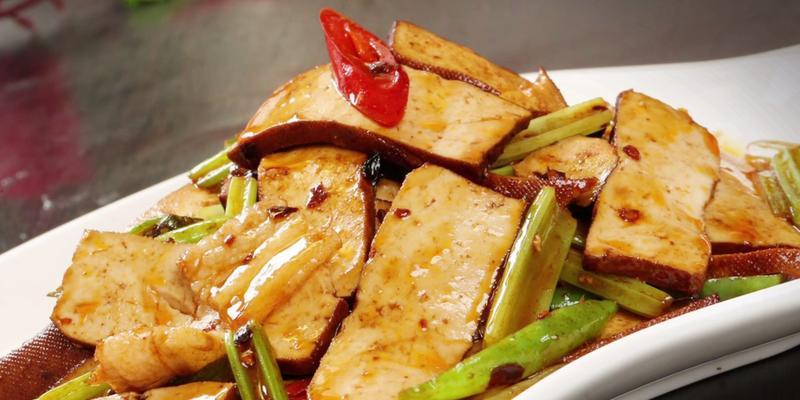 美味可口的肉片炒香干（制作简单、健康美食、美味不可挡）