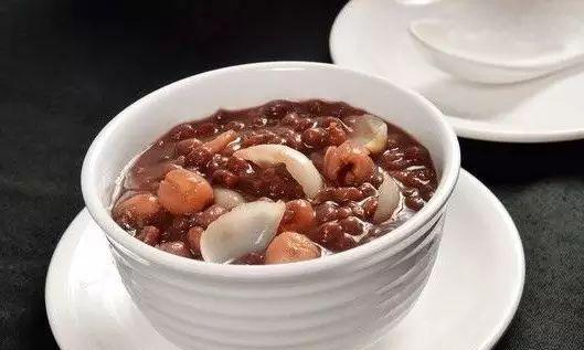 瘦身红豆水，轻松拥有完美身材（红豆水瘦身做法，让你美美哒）