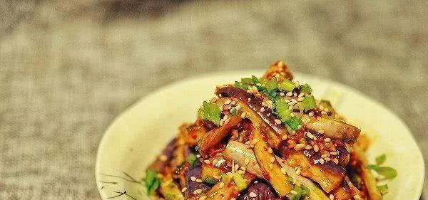 美味土豆拌茄子的制作方法（健康美食菜谱，让你爱上家庭厨房）