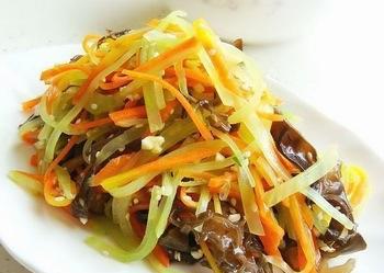 爽口炝拌菜的做法（让味蕾感到爽口舒适的美食体验）