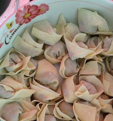 美味香炸馄饨的制作方法（传统手艺，口感酥脆，简单易学）