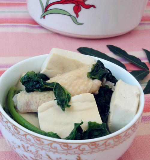 小白菜烩豆腐做法详解（家常美食，营养又美味，豆腐的健康之选）