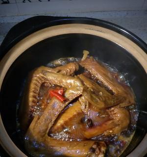 学会做香辣卤鸭翅酱油版的秘诀（口感鲜美，做法简单易学，让你做出真正的卤味）