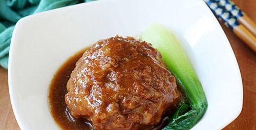 用狮子头粉丝煲打造营养丰富的美食（家庭自制，简单易学，超好吃！）