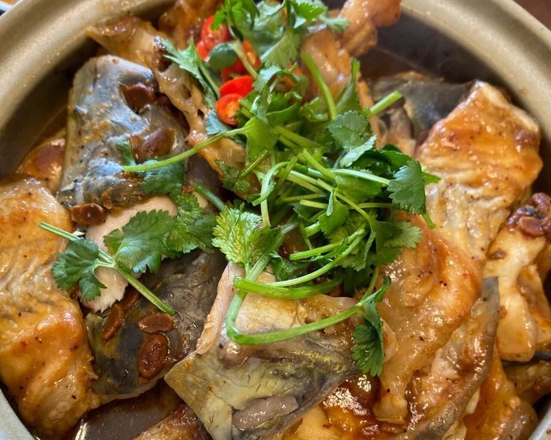 砂锅蘑菇鱼片的做法（用新鲜食材打造的健康美味）