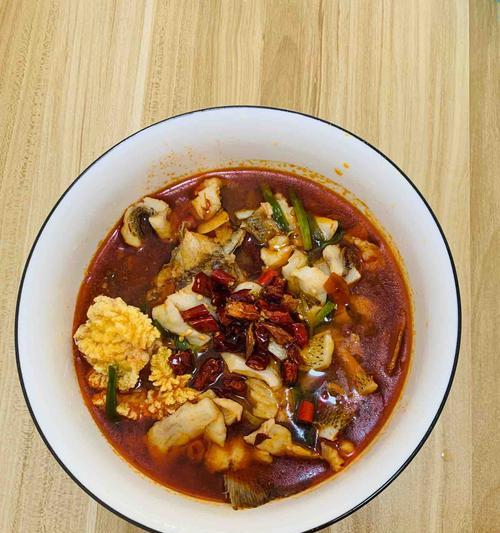 香辣水煮鱼的制作方法与技巧（辣味十足、鲜香滋味，快来试试吧！）
