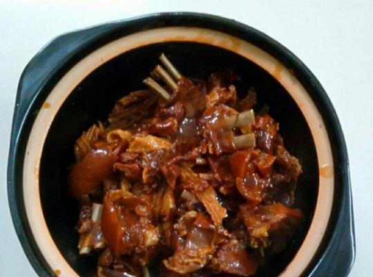 美食分享｜羊腩煲的做法（一口暖心，一家和睦，一锅热腾腾的羊腩煲温暖你的冬天）
