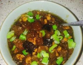 美味炸酱面肉丁酱的制作方法（手把手教你制作绝佳炸酱面的肉丁酱）