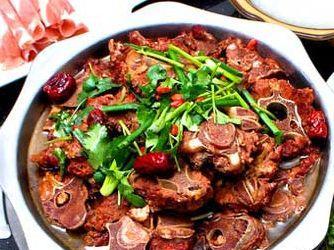 领略中国美食文化，大快朵颐羊蝎子香锅（领略中国美食文化，大快朵颐羊蝎子香锅）