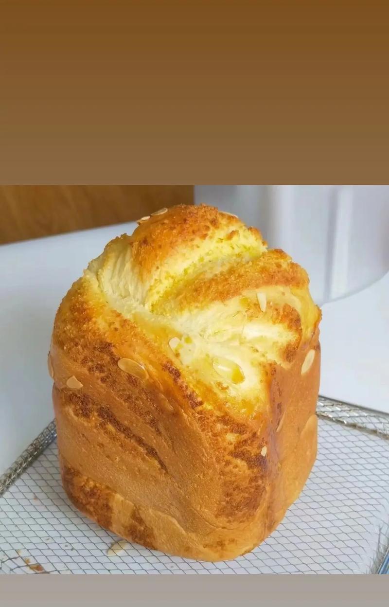 软噗噗的牛奶手撕椰蓉吐司制作方法（手工制作，口感细腻、香甜可口，营养丰富）