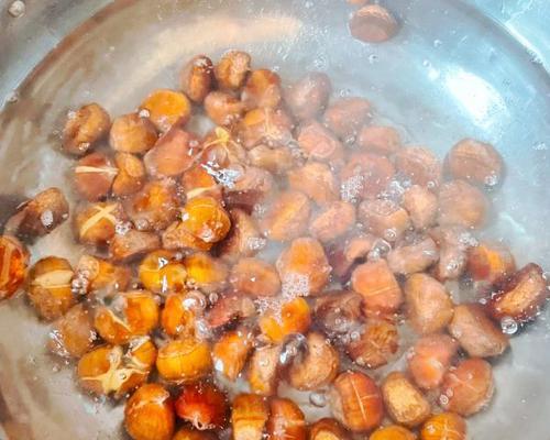美味糖烤锥栗（简单易做的秋季零食）
