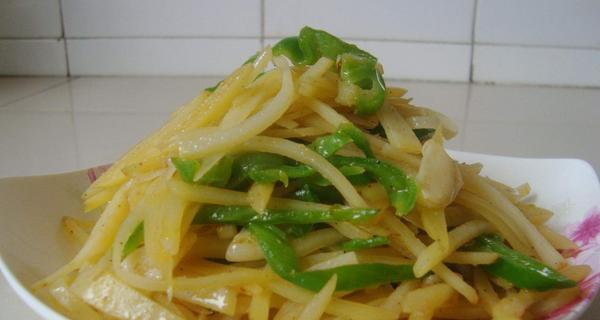 美味土豆尖椒的制作方法（家庭美食，健康又营养）