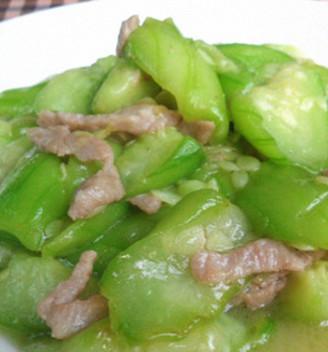 美味营养，肉末炒丝瓜的做法（清爽爽口，又鲜又嫩，做法简单易学）