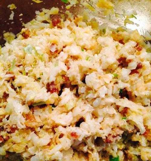 教你如何制作美味的酸菜油梭子馅饼（让你尝到外婆味的家常小吃）