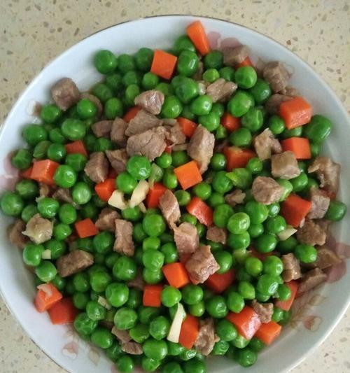 美味易做的豌豆玉米炒肉丁（健康食材，营养丰富，家庭必备！）