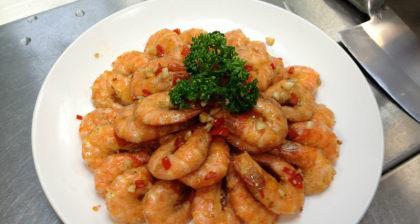 如何制作美味香辣盐酥虾（香酥可口，一口难忘）