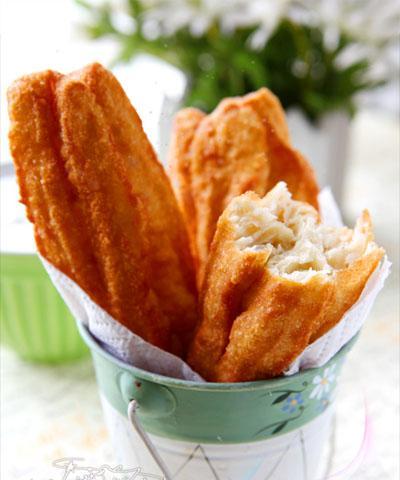 酥香油条的制作方法（传承经典，尝鲜自制；为家人做一份健康美味）