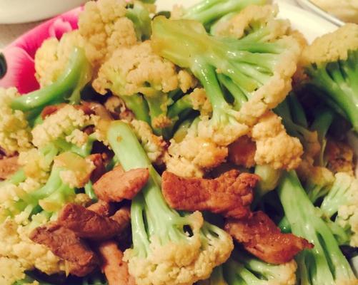 烤有机花菜的肉香诱惑（用有机花菜烧出美味肉品，享受健康生活）
