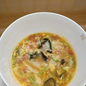 一碗美味的西红柿榨菜鸡蛋面（家常口味、简单易做、营养丰富）