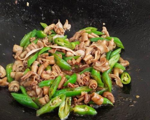 家常美食--香辣韭苔炒鸭肠（做法简单，口感香辣鲜美，鸭肠Q弹有嚼劲）