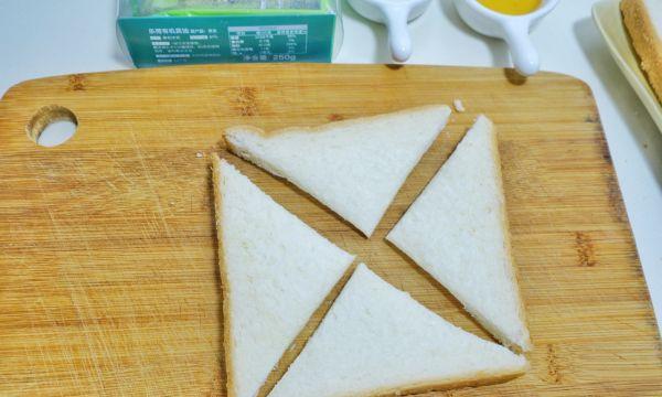 如何制作香脆可口的蜂蜜土司片（手工烘焙，享受美味）