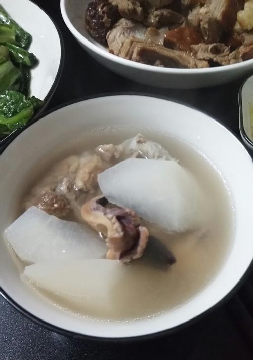 砂锅排骨萝卜汤的做法（家常美味易学，健康营养满分）