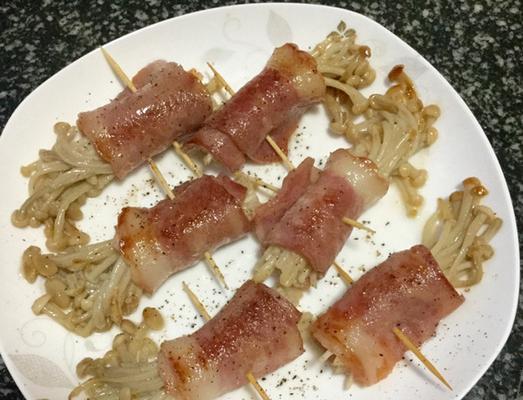 香煎培根金针菇卷（美味健康的煮食法，做法简单，富有营养）