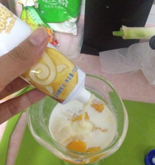 雪梨西米露的做法（教你如何做一杯清爽又营养的雪梨西米露）