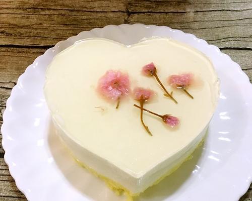 樱花慕斯蛋糕寸的制作方法（让你在家也能轻松做出美味的樱花蛋糕）