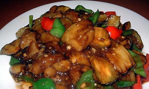 甜面酱炖茄子，美味又健康（掌握正确的做法，吃出不一样的口感）
