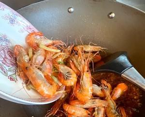 吮指虾的制作方法（口感鲜美、色香味俱佳的美味佳肴）