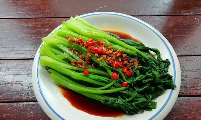 《美味油淋菜心的做法》（简单易学，味道鲜美）