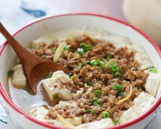 肉糜蒸豆腐的制作方法（简单易学的美食制作/以豆腐为主角的口感清爽佳肴）