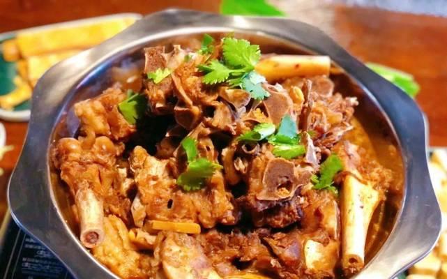 怎样做一份美味的羊肉火锅面（学习羊肉火锅面的做法，让你品尝到不同的火锅面香味）