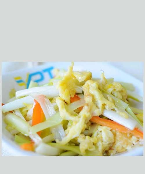 鲜虾鸡蛋炒韭菜黄，美味清香又健康！（轻松学会家常菜，用新鲜食材烹制一道健康美食。）