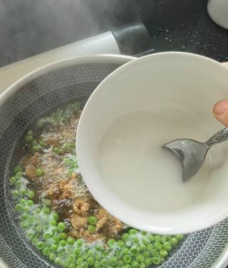 以松仁豌豆汤为主角的美食探索之旅（探寻松仁豌豆汤的做法及独特魅力）