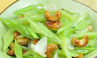 素食美食，以素炒芹菜百合（清爽健康，味蕾盛宴）